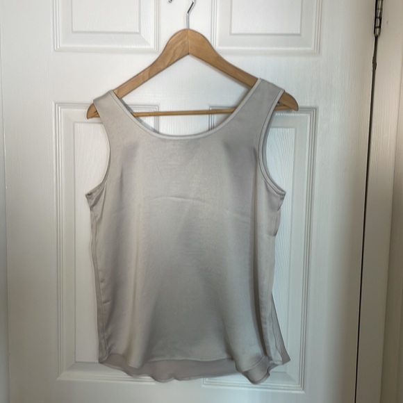 Banana Republic Shine Tank Size S EUC - Picture 3 of 3